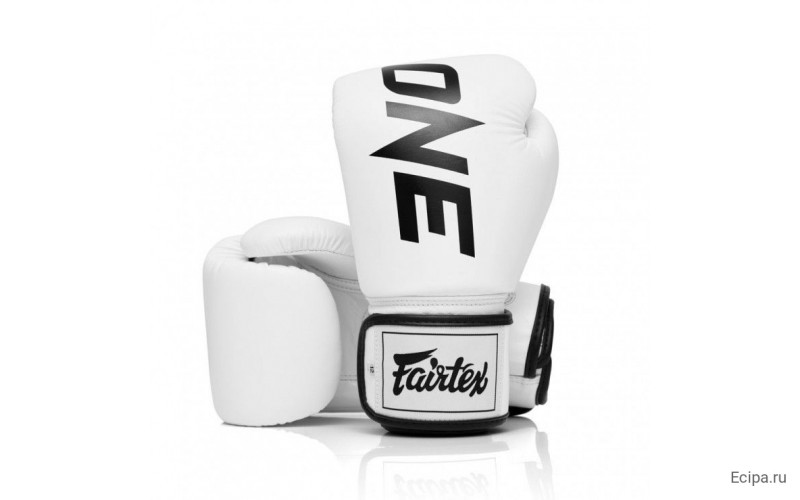 Боксерские перчатки Fairtex One ChampionShip white 14 oz